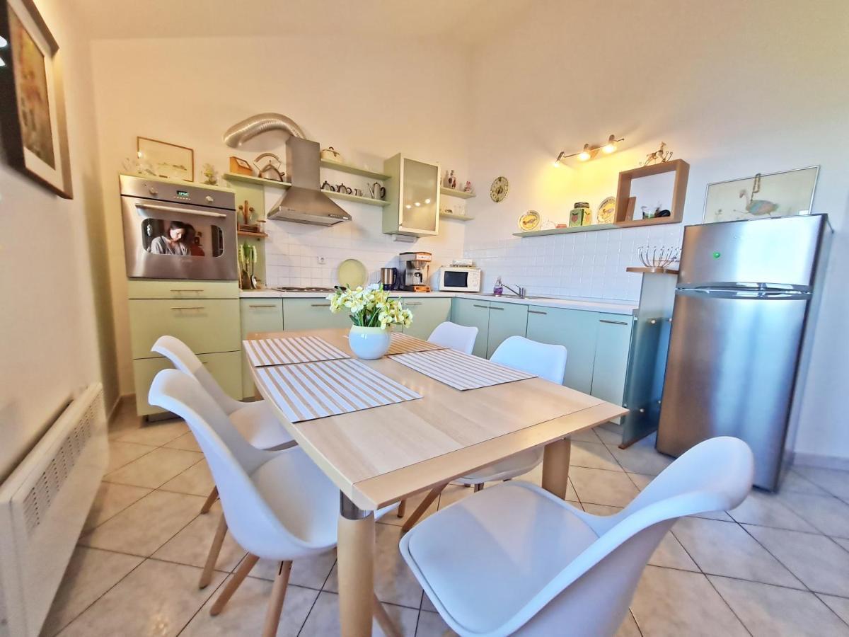 Apartment Ivana Borak Оміш Екстер'єр фото