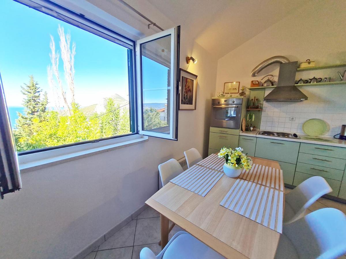 Apartment Ivana Borak Оміш Екстер'єр фото