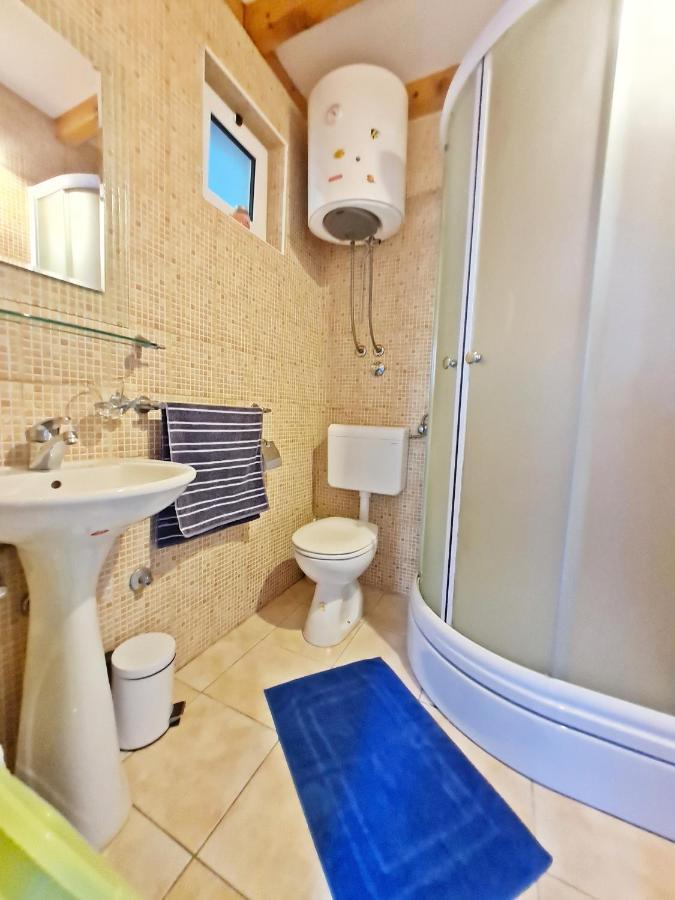 Apartment Ivana Borak Оміш Екстер'єр фото